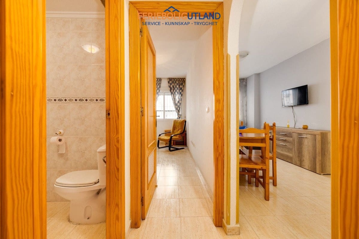 2 soverom Leilighet til salgs i Torrevieja med svømmebasseng - € 124 969 (Ref: 10124785)