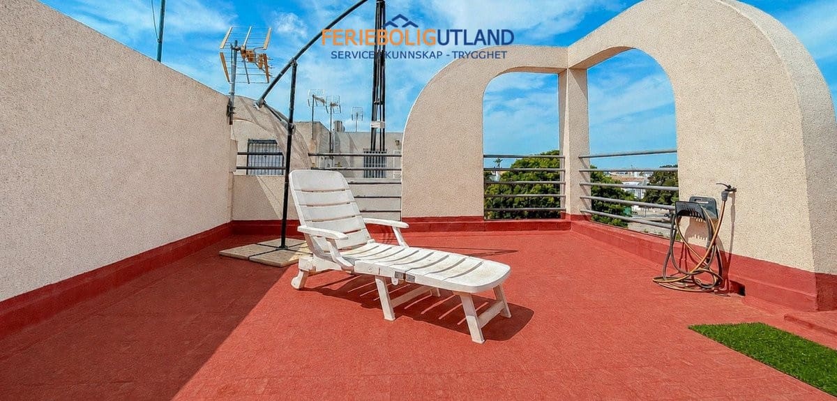 2 soverom Hus til salgs i Torrevieja med svømmebasseng - € 197 900 (Ref: 10124787)