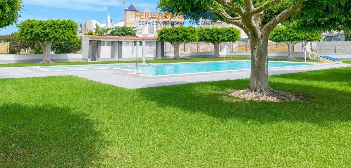 2 soverom Hus til salgs i Torrevieja med svømmebasseng - € 197 900 (Ref: 10124787)