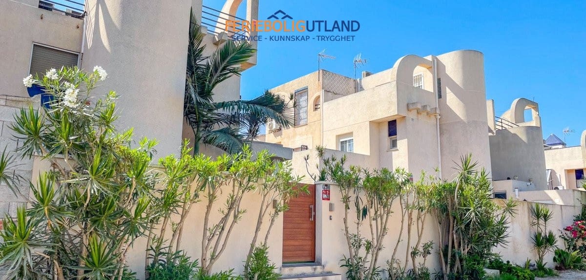 2 soverom Hus til salgs i Torrevieja med svømmebasseng - € 197 900 (Ref: 10124787)