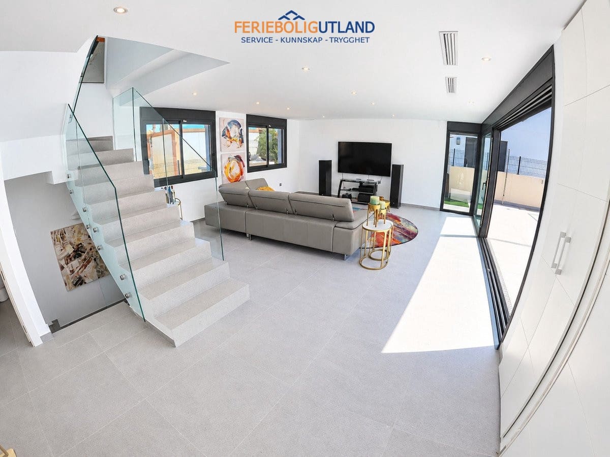 4 slaapkamer Villa te koop in Algorfa met zwembad garage - € 580.000 (Ref: 10125143)