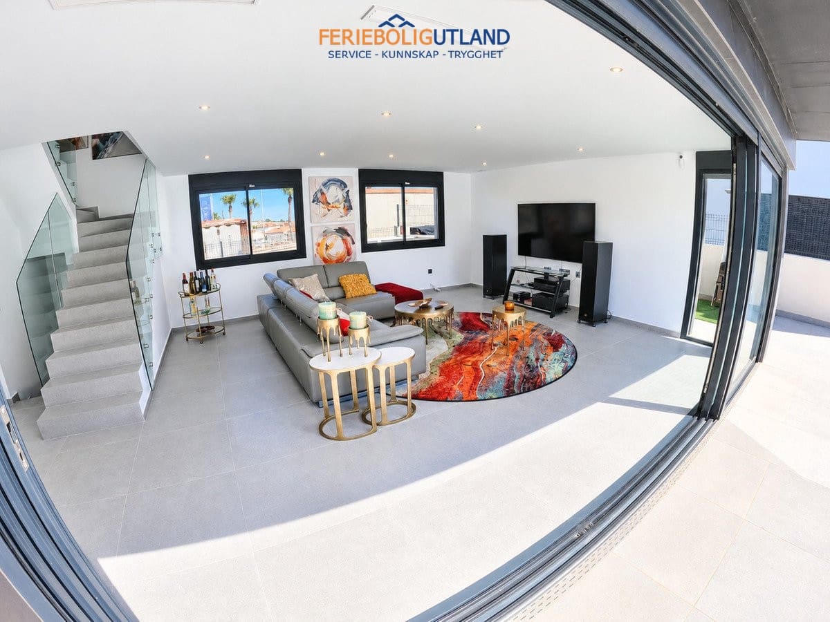4 slaapkamer Villa te koop in Algorfa met zwembad garage - € 580.000 (Ref: 10125143)