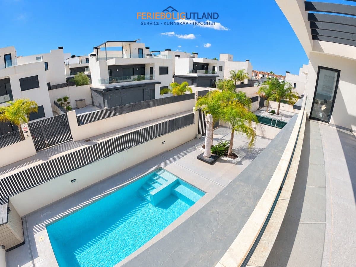 4 slaapkamer Villa te koop in Algorfa met zwembad garage - € 580.000 (Ref: 10125143)