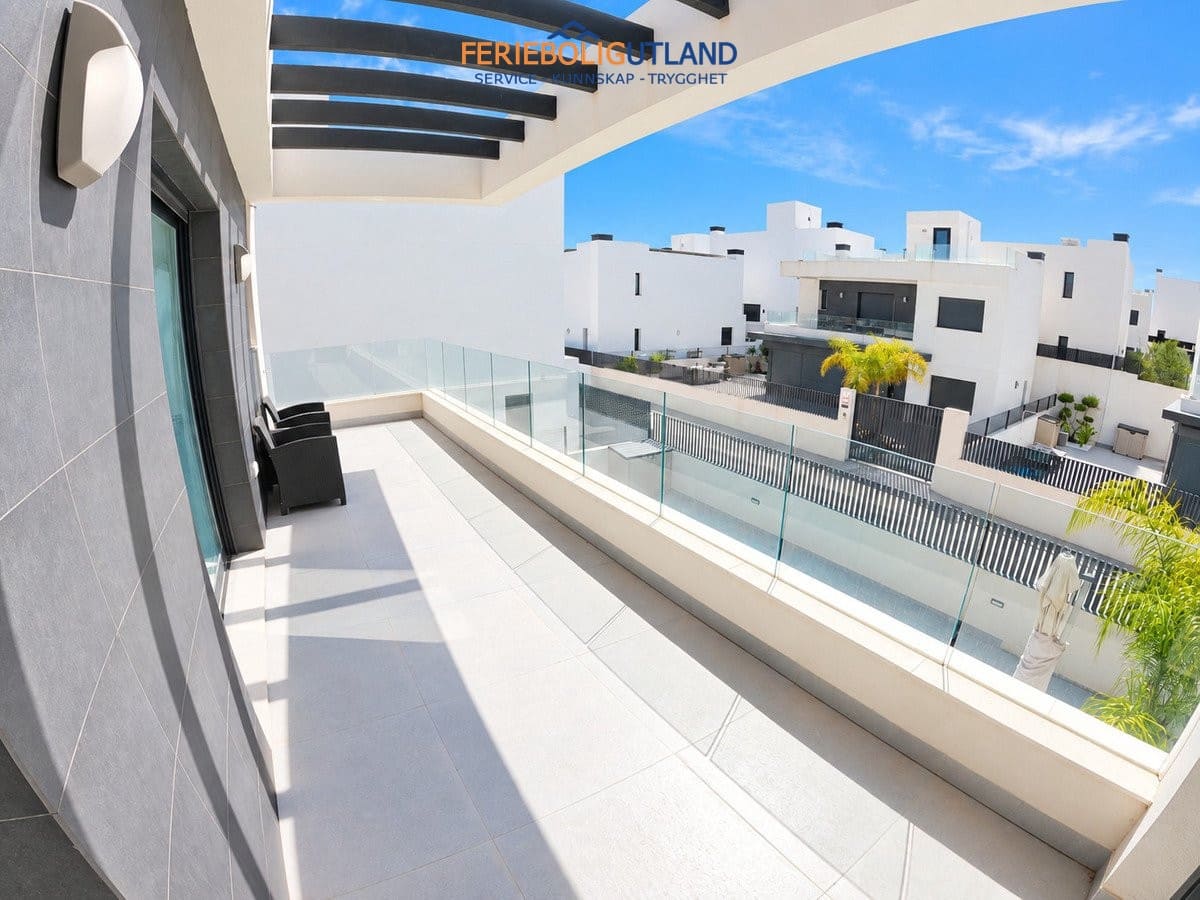 4 slaapkamer Villa te koop in Algorfa met zwembad garage - € 580.000 (Ref: 10125143)