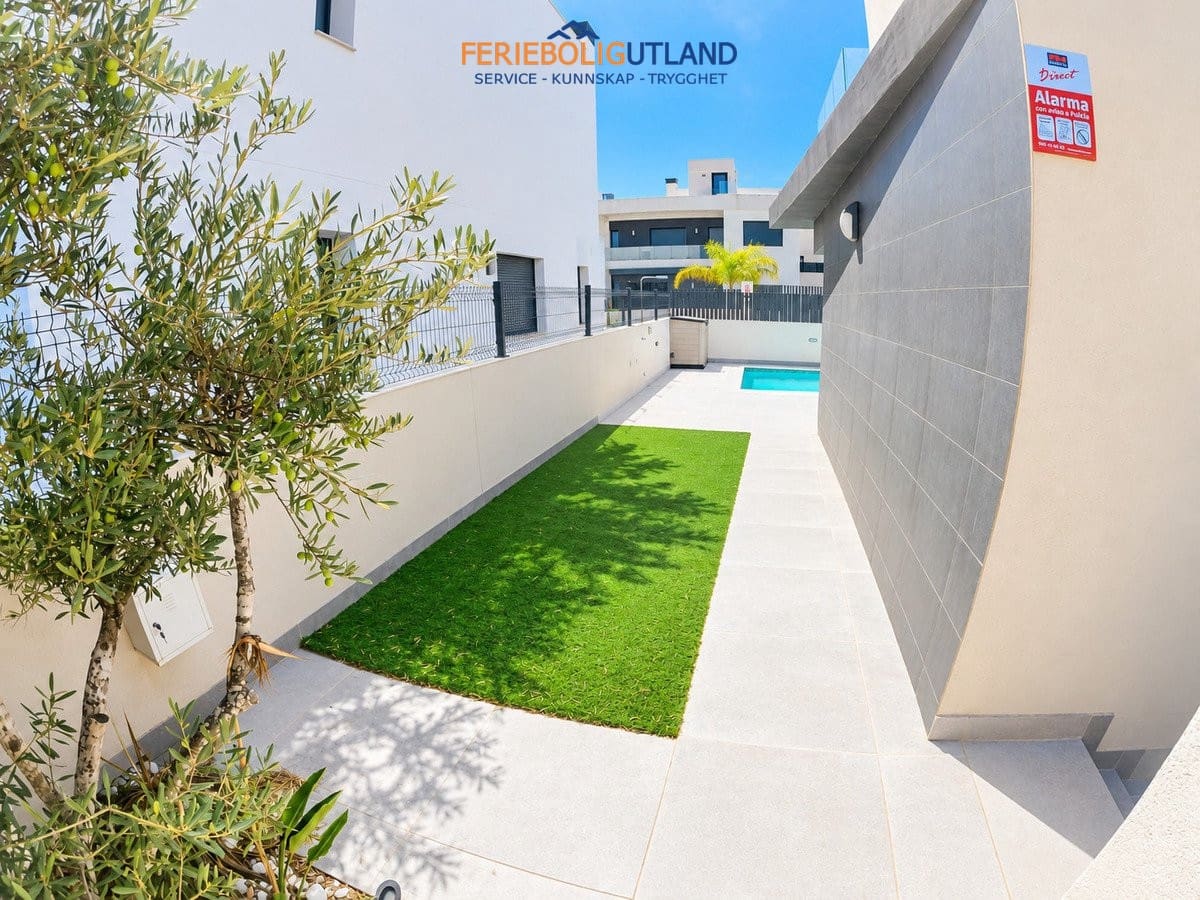 4 slaapkamer Villa te koop in Algorfa met zwembad garage - € 580.000 (Ref: 10125143)