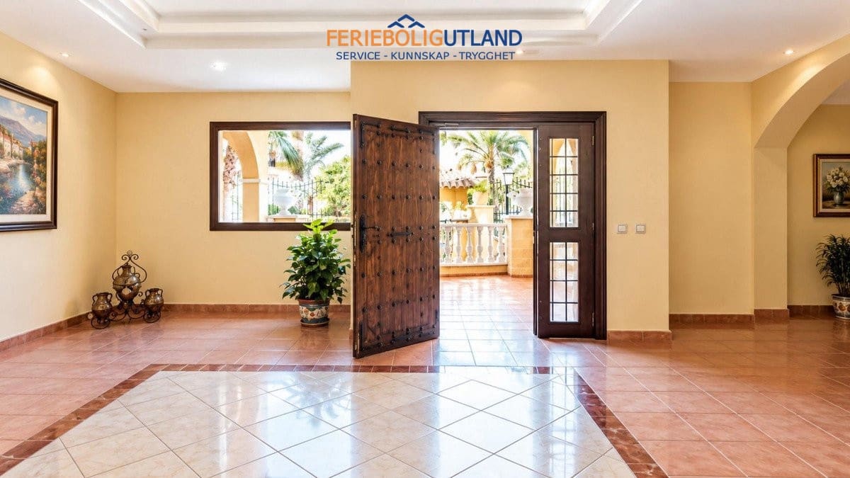 2 soveværelse Lejlighed til salg i Torrevieja med swimmingpool garage - € 260.000 (Ref: 10130164)