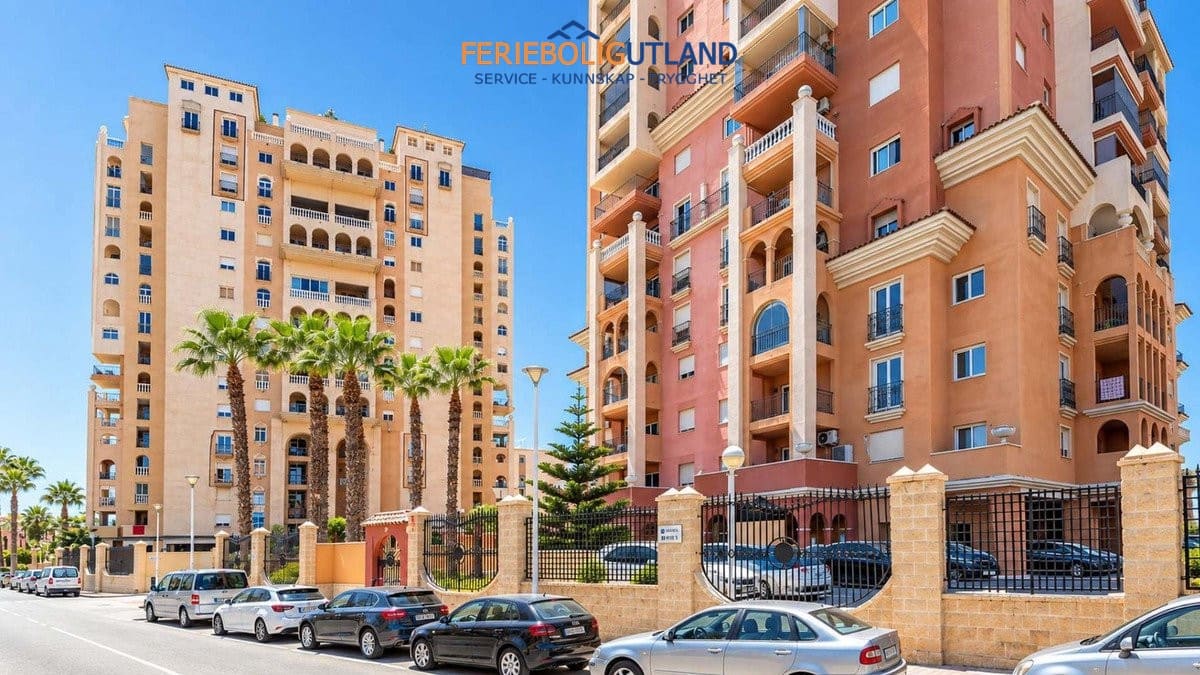 2 soveværelse Lejlighed til salg i Torrevieja med swimmingpool garage - € 260.000 (Ref: 10130164)