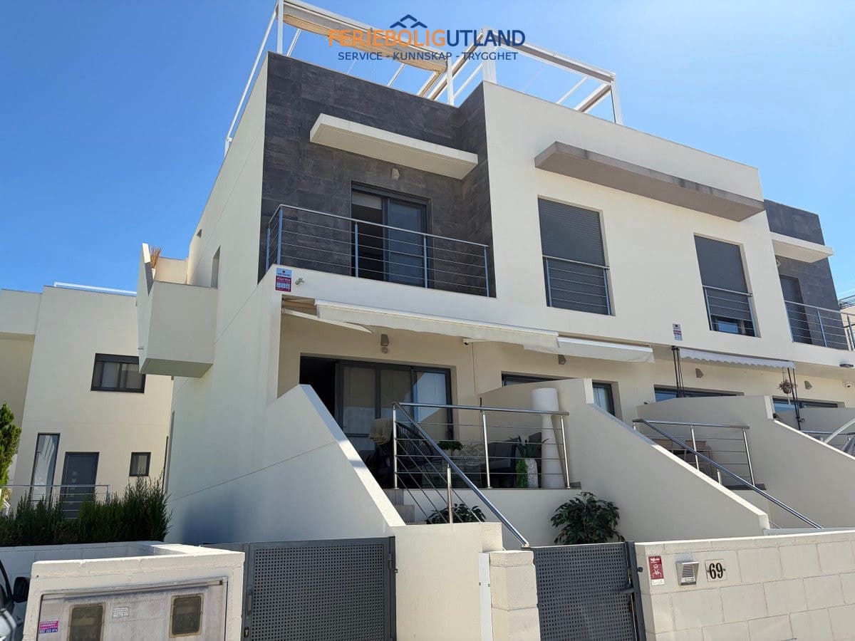3 bedroom Townhouse for sale in Benijofar with pool garage - € 324,950 (Ref: 10130439)