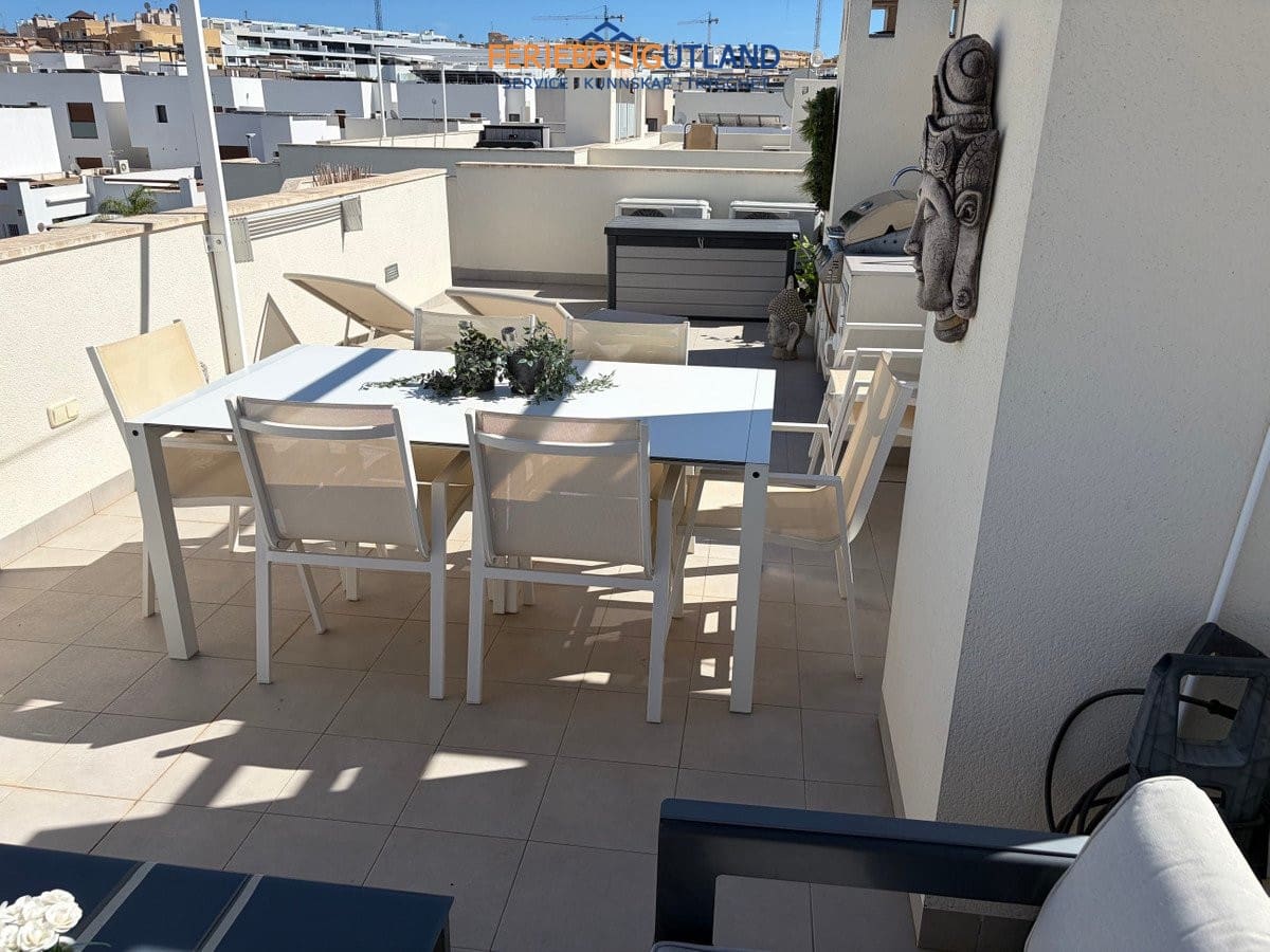 3 bedroom Townhouse for sale in Benijofar with pool garage - € 324,950 (Ref: 10130439)