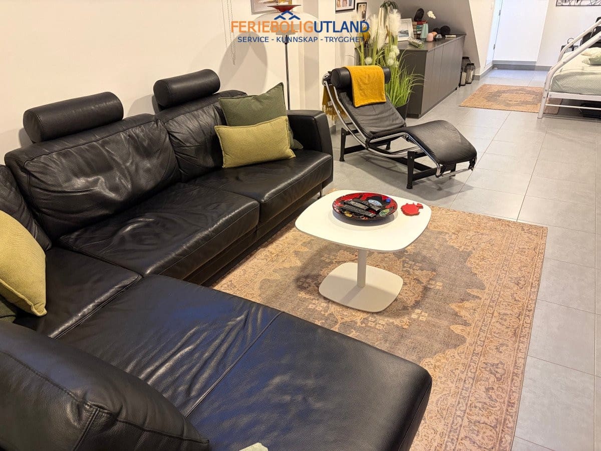 3 bedroom Townhouse for sale in Benijofar with pool garage - € 324,950 (Ref: 10130439)