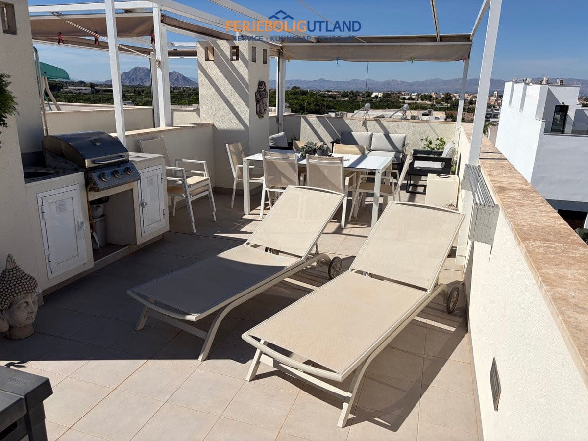 3 bedroom Townhouse for sale in Benijofar with pool garage - € 324,950 (Ref: 10130439)