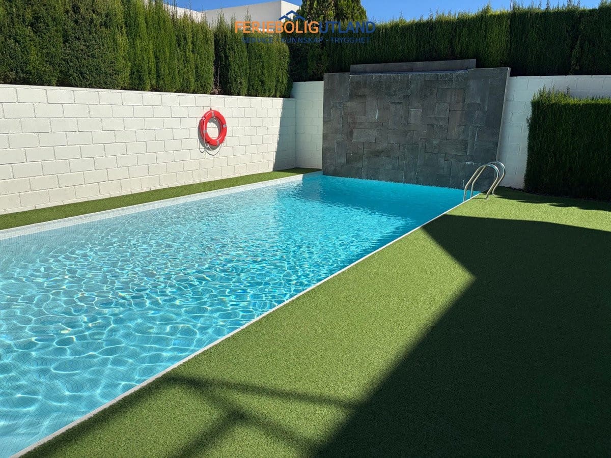 3 bedroom Townhouse for sale in Benijofar with pool garage - € 324,950 (Ref: 10130439)