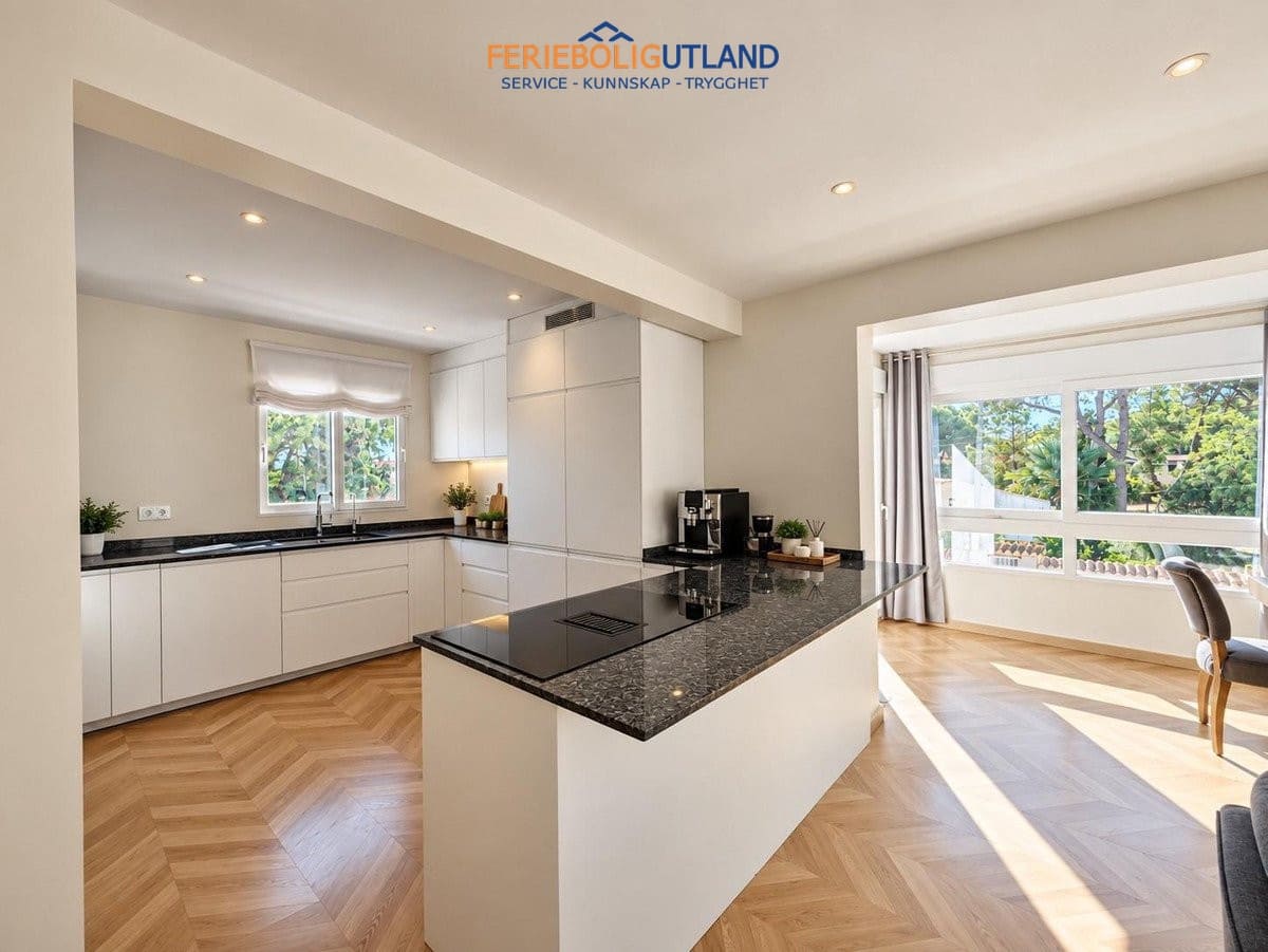 5 chambre Villa/Maison à vendre à Torrevieja avec piscine garage - 599 000 € (Ref: 10134869)
