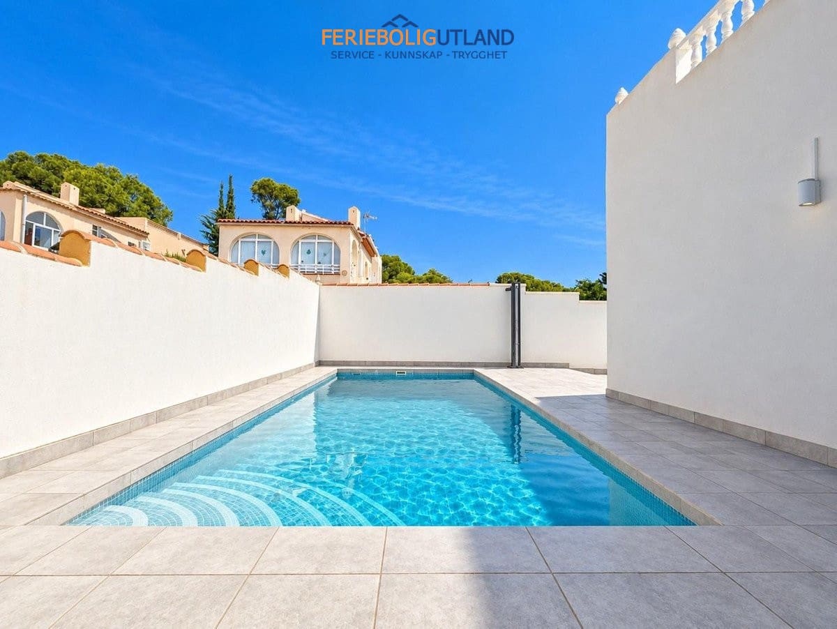 5 chambre Villa/Maison à vendre à Torrevieja avec piscine garage - 599 000 € (Ref: 10134869)
