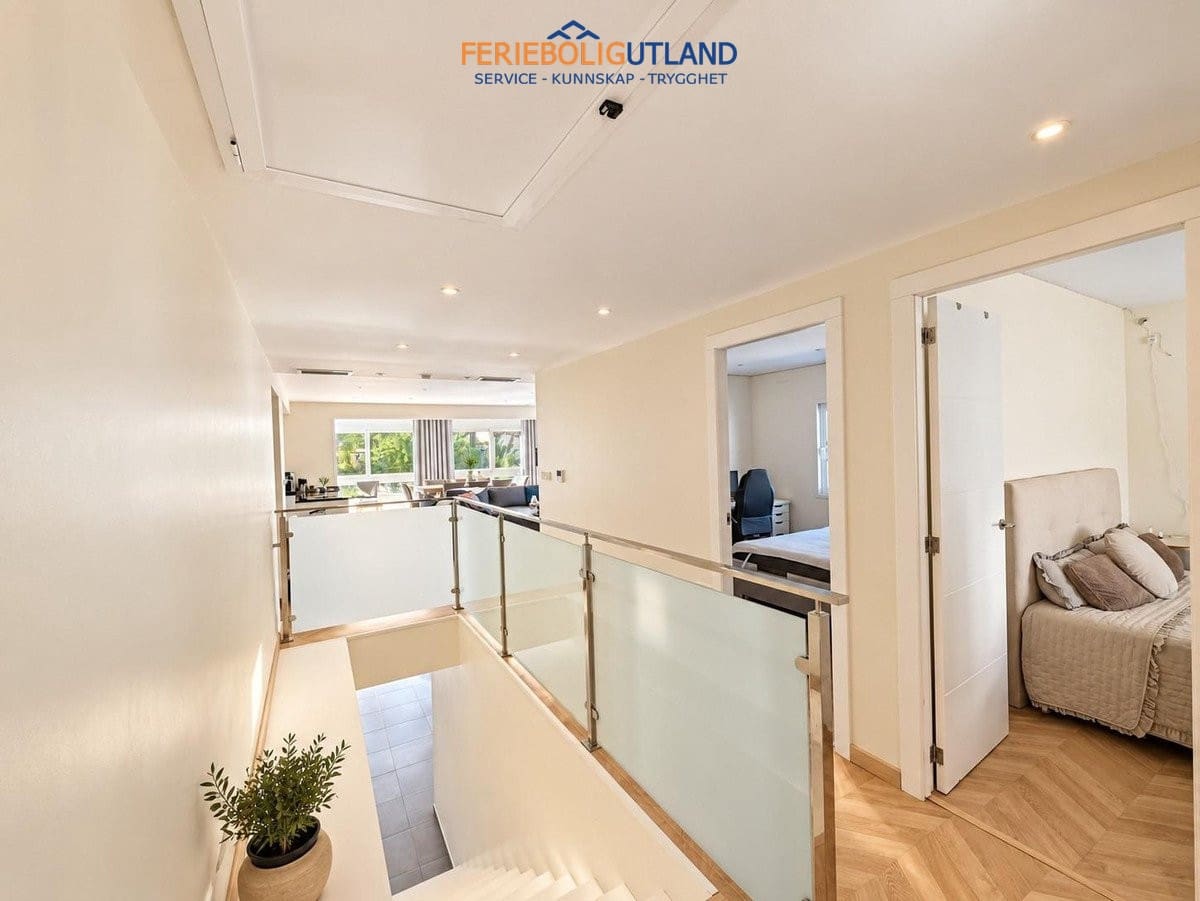 5 chambre Villa/Maison à vendre à Torrevieja avec piscine garage - 599 000 € (Ref: 10134869)
