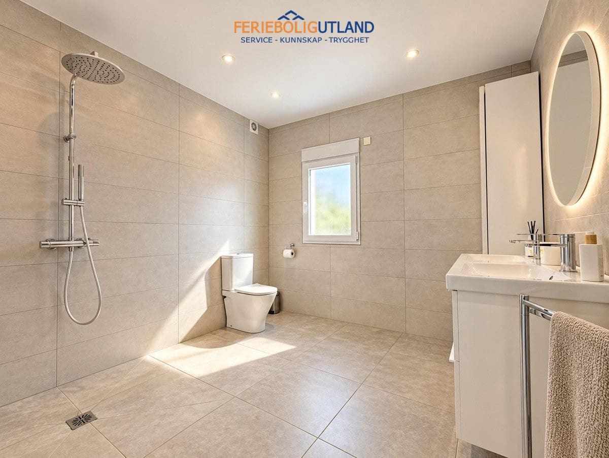 5 chambre Villa/Maison à vendre à Torrevieja avec piscine garage - 599 000 € (Ref: 10134869)
