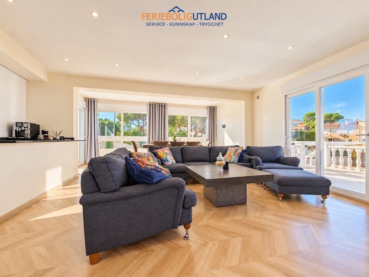 5 chambre Villa/Maison à vendre à Torrevieja avec piscine garage - 599 000 € (Ref: 10134869)