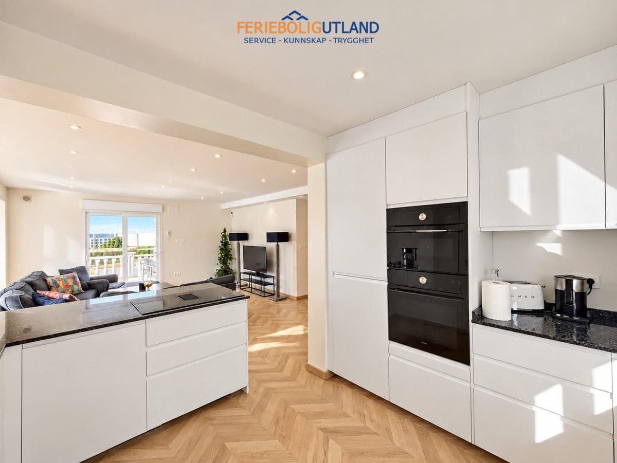 5 chambre Villa/Maison à vendre à Torrevieja avec piscine garage - 599 000 € (Ref: 10134869)