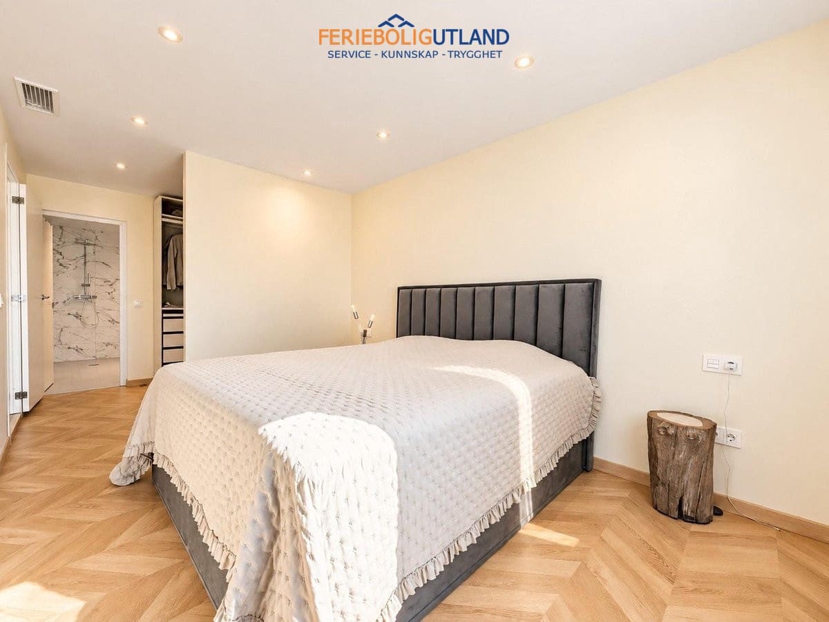 5 chambre Villa/Maison à vendre à Torrevieja avec piscine garage - 599 000 € (Ref: 10134869)