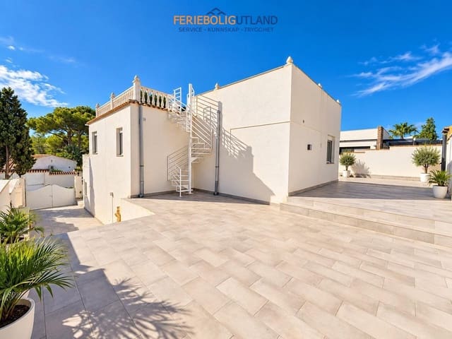 5 soveværelse Villa til salg i Los Balcones - Los Altos, Torrevieja med swimmingpool garage - € 599.000 (Ref: 10134869)