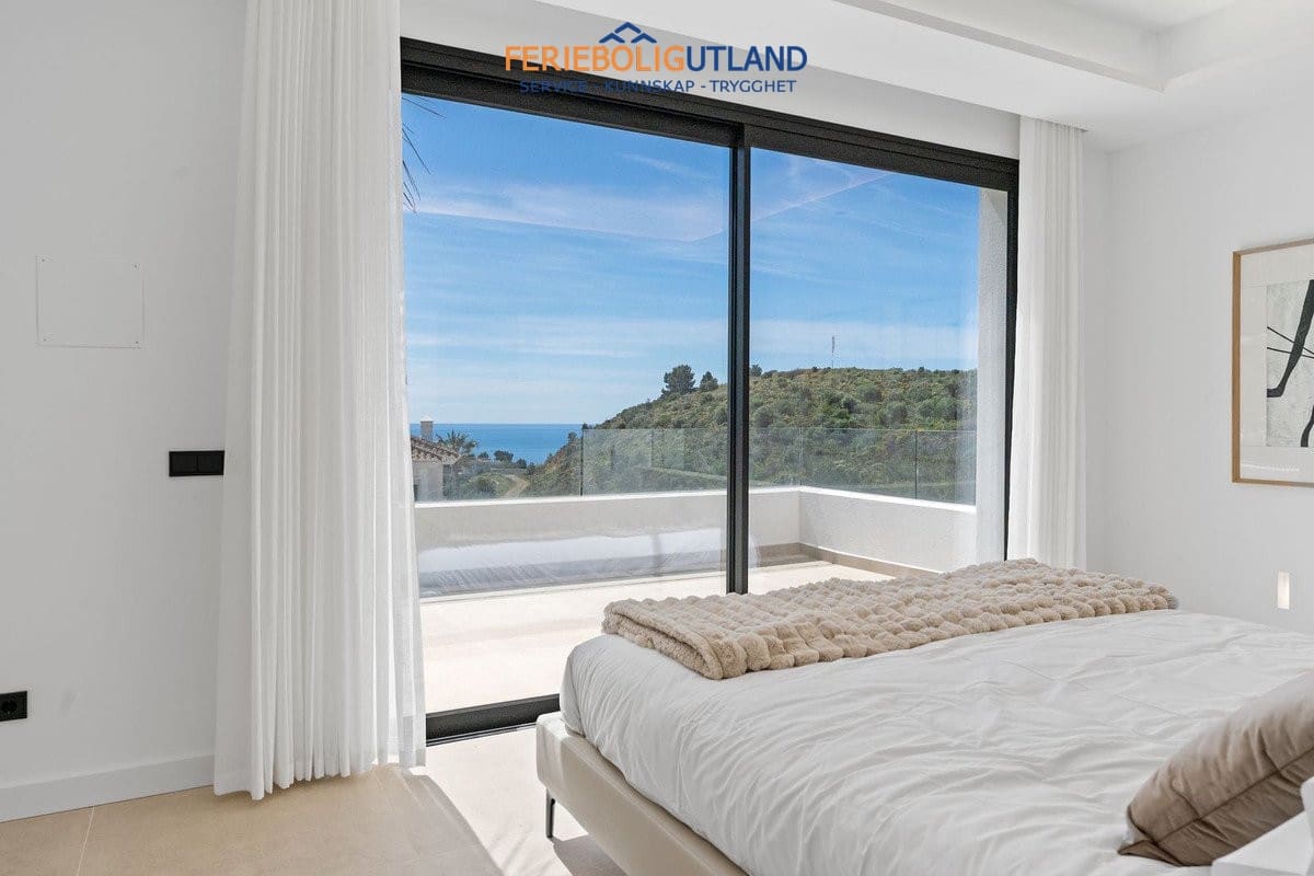 Chalet de 4 habitaciones en Mijas en venta con piscina garaje - 1.945.000 € (Ref: 10135111)