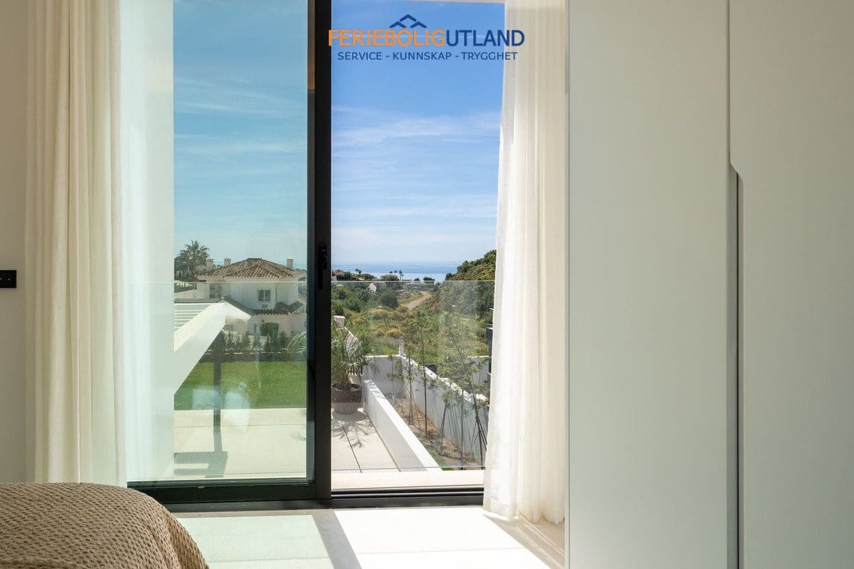 Chalet de 4 habitaciones en Mijas en venta con piscina garaje - 1.945.000 € (Ref: 10135111)