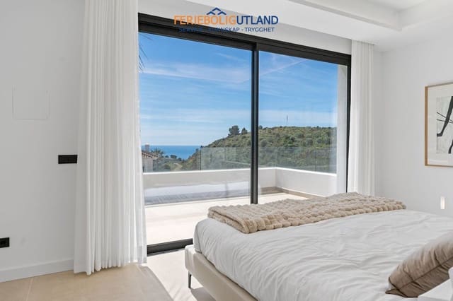 Chalet de 4 habitaciones en Mijas pueblo, Mijas en venta con piscina garaje - 1.945.000 € (Ref: 10135111)
