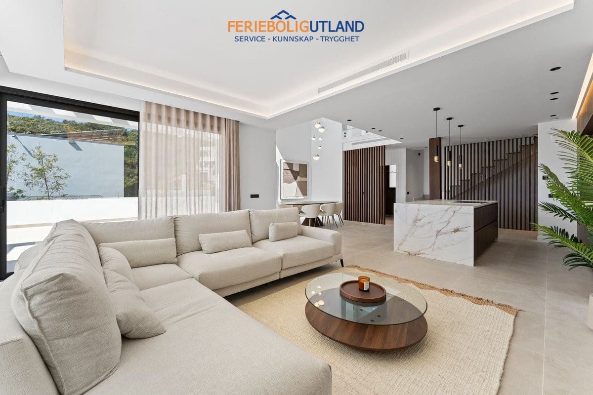 Chalet de 4 habitaciones en Mijas en venta con piscina garaje - 1.945.000 € (Ref: 10135111)