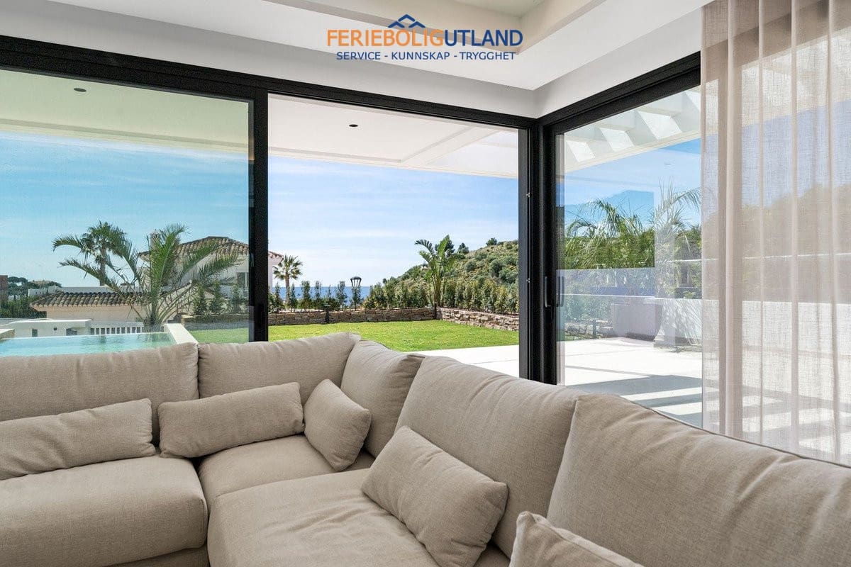 Chalet de 4 habitaciones en Mijas en venta con piscina garaje - 1.945.000 € (Ref: 10135111)