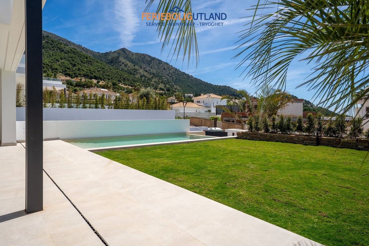 Chalet de 4 habitaciones en Mijas en venta con piscina garaje - 1.945.000 € (Ref: 10135111)