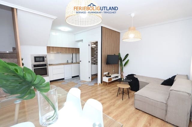 3 soveværelse Byhus til salg i Playa Flamenca, Orihuela med swimmingpool garage - € 279.999 (Ref: 10135112)