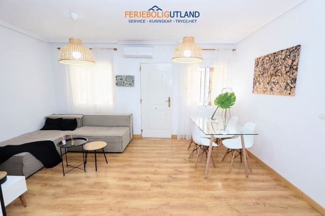 3 soveværelse Byhus til salg i Playa Flamenca, Orihuela med swimmingpool garage - € 269.000 (Ref: 10135112)