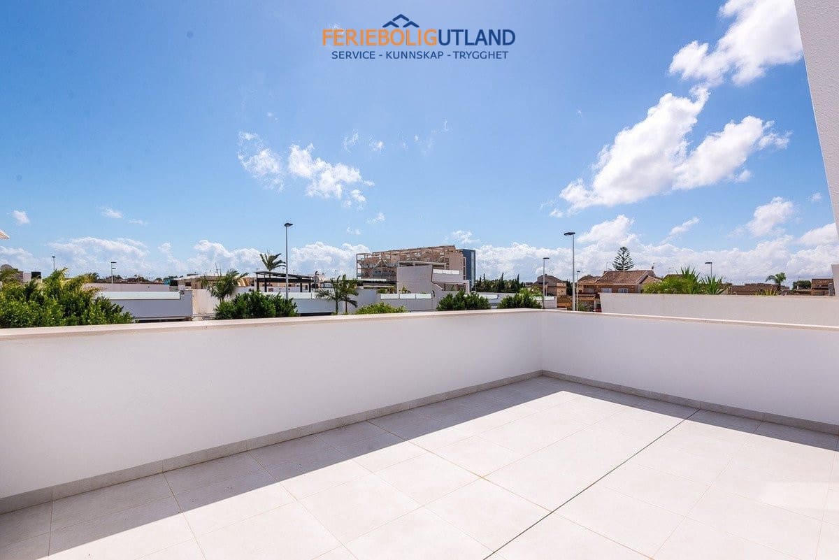 4 sypialnia Willa na sprzedaż w San Pedro del Pinatar z basenem garażem - 495 000 € (Ref: 10136541)