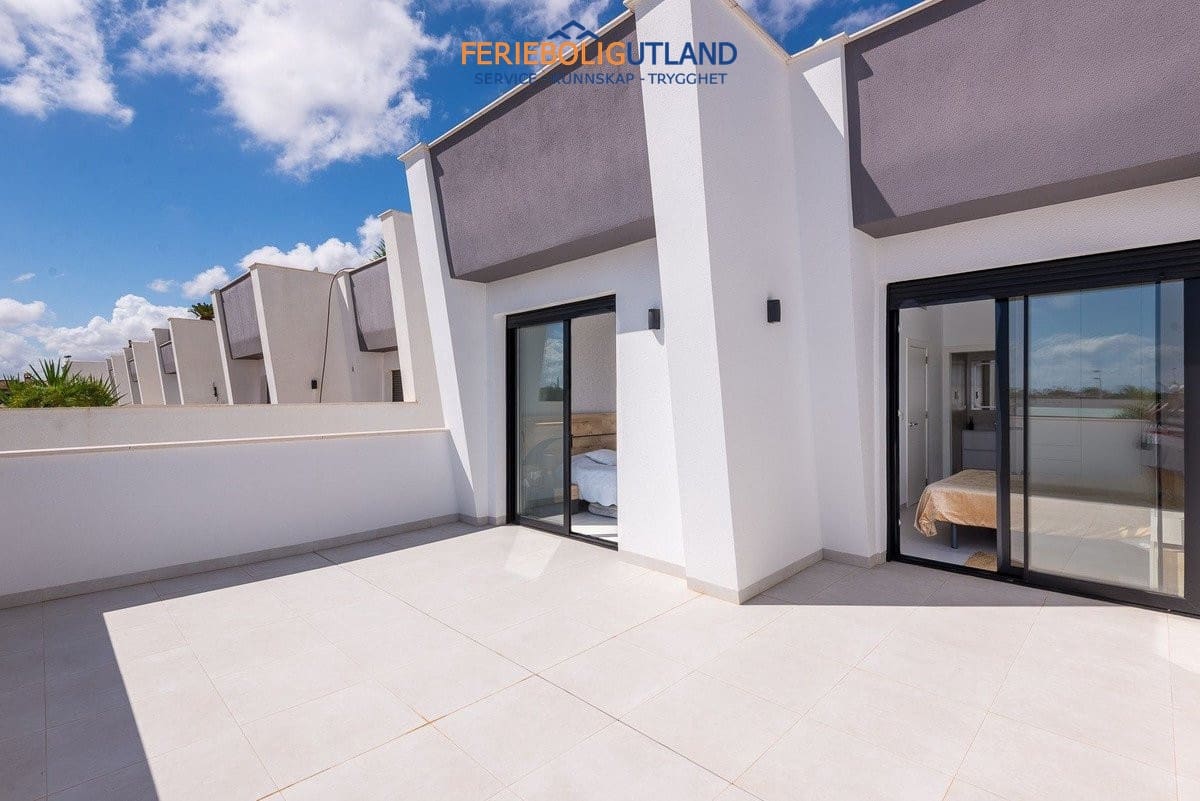 4 sypialnia Willa na sprzedaż w San Pedro del Pinatar z basenem garażem - 495 000 € (Ref: 10136541)