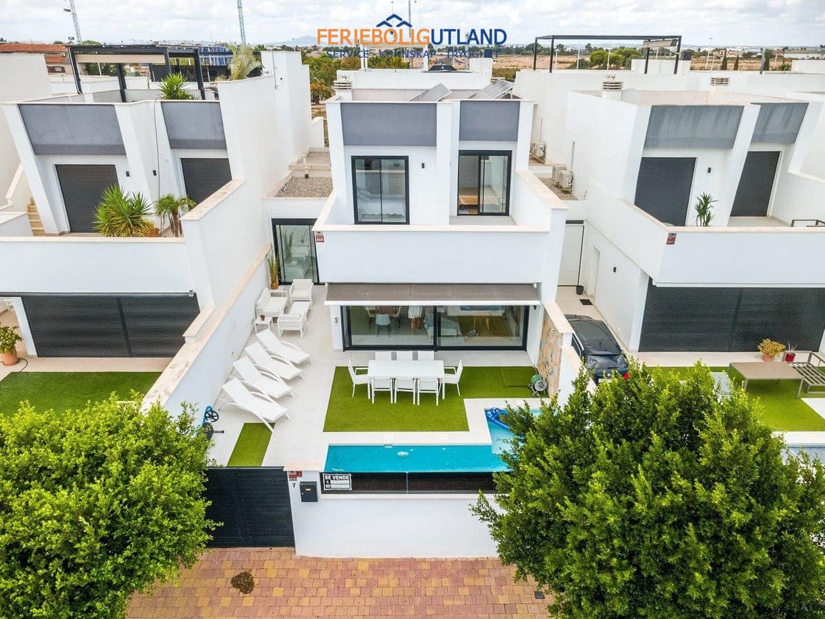 4 sypialnia Willa na sprzedaż w San Pedro del Pinatar z basenem garażem - 495 000 € (Ref: 10136541)