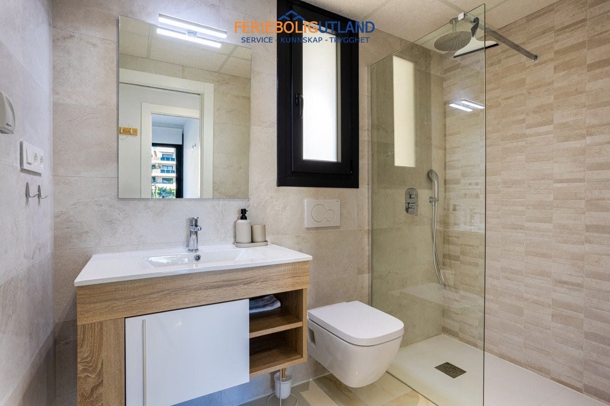 Apartamento de 2 habitaciones en Orihuela Costa en venta con piscina garaje - 279.000 € (Ref: 10136544)