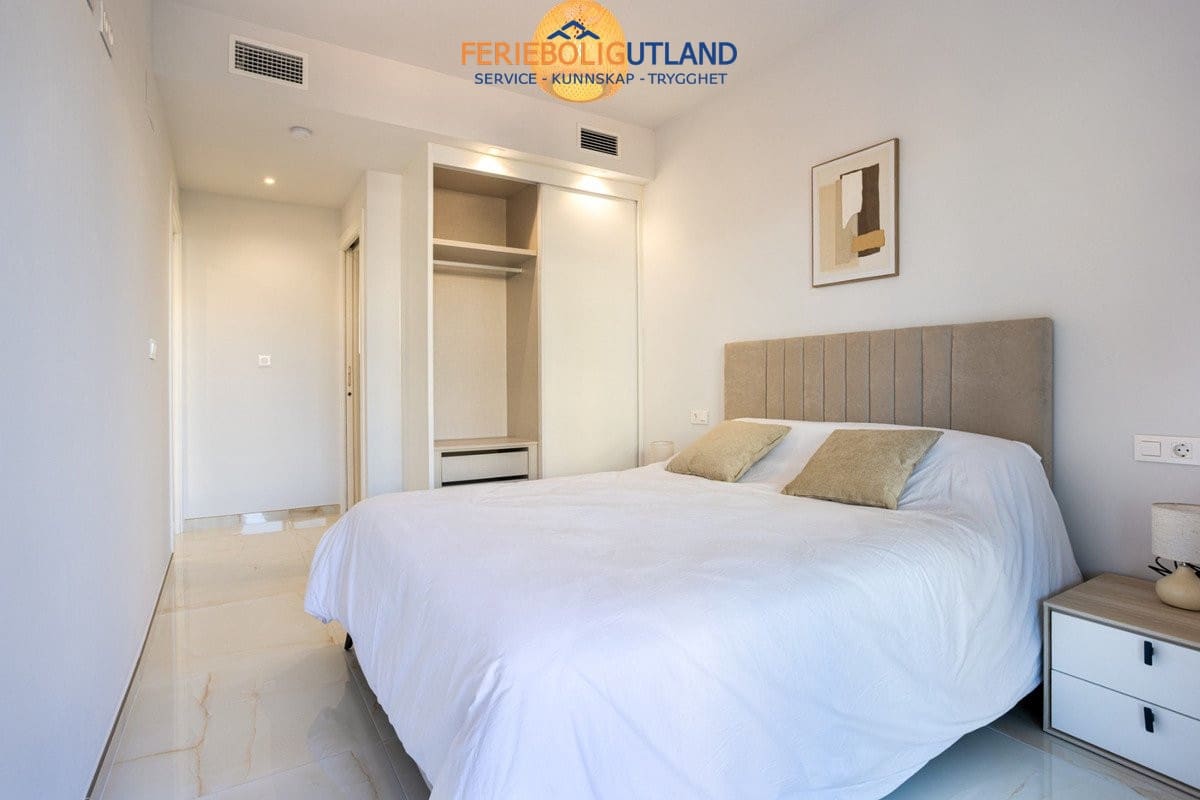 Apartamento de 2 habitaciones en Orihuela Costa en venta con piscina garaje - 279.000 € (Ref: 10136544)