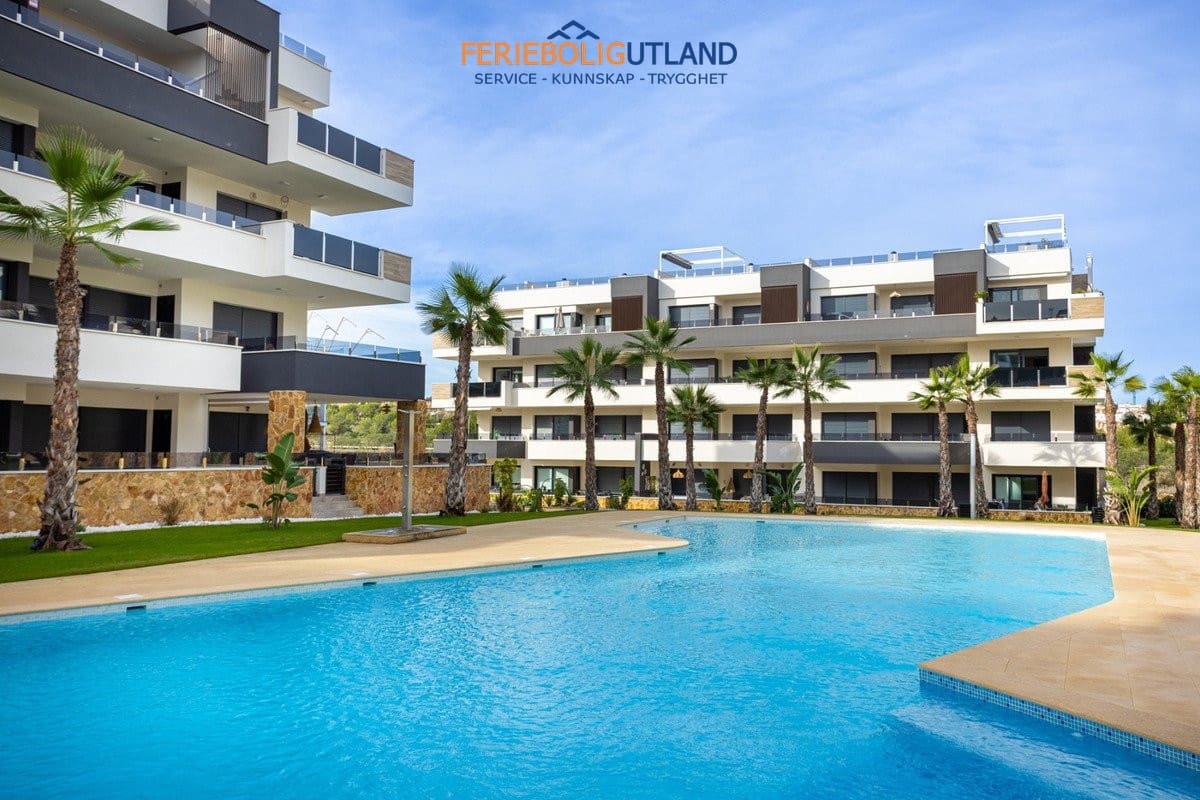 Apartamento de 2 habitaciones en Orihuela Costa en venta con piscina garaje - 279.000 € (Ref: 10136544)