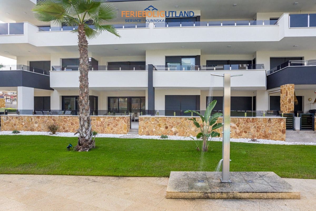 Apartamento de 2 habitaciones en Orihuela Costa en venta con piscina garaje - 279.000 € (Ref: 10136544)