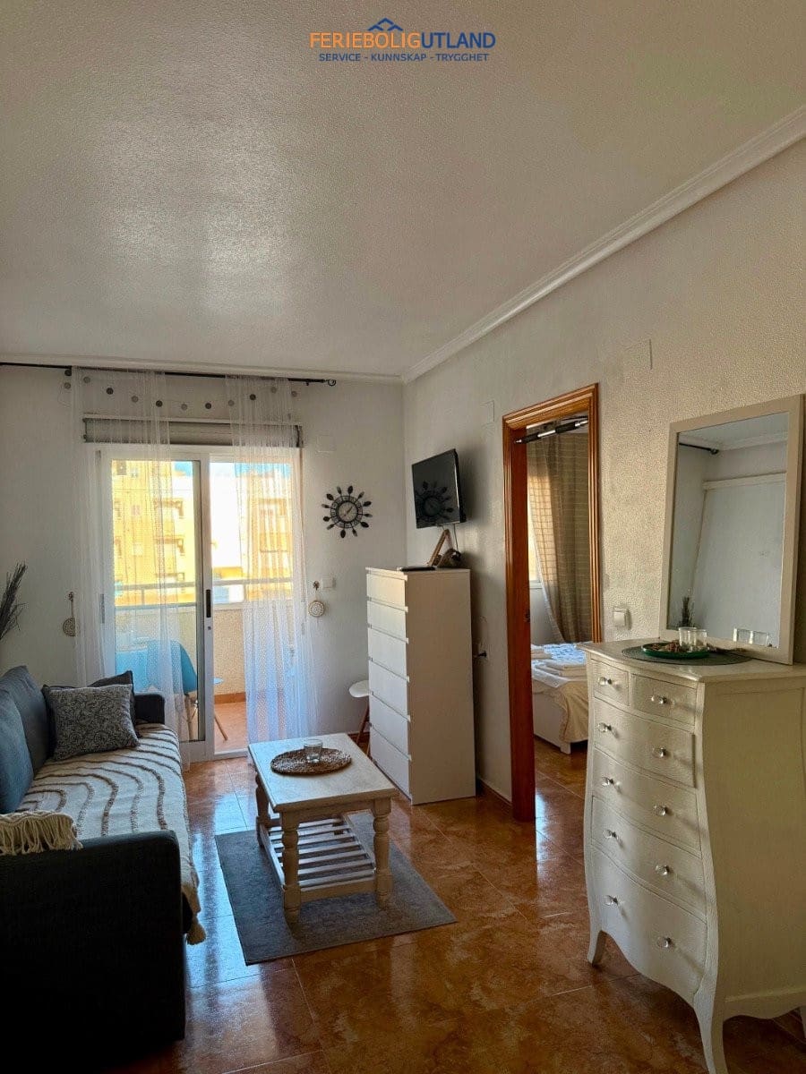 1 chambre Appartement à vendre à Torrevieja avec piscine - 135 000 € (Ref: 10136545)