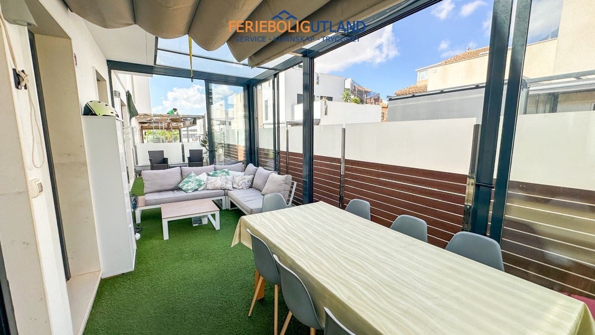 5 chambre Villa/Maison à vendre à Torrevieja avec piscine garage - 549 000 € (Ref: 10136546)