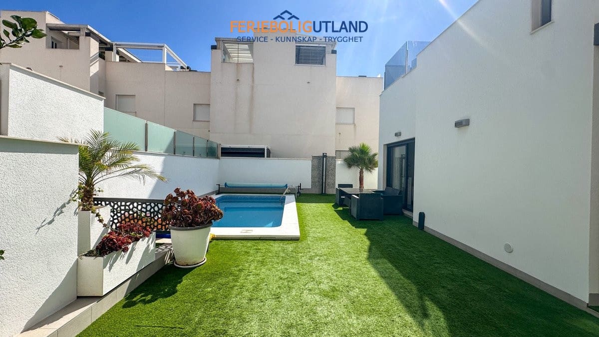 5 chambre Villa/Maison à vendre à Torrevieja avec piscine garage - 549 000 € (Ref: 10136546)