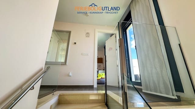 5 bedroom Villa for sale in Puerto Deportivo, Torrevieja with pool garage - € 549,000 (Ref: 10136546)