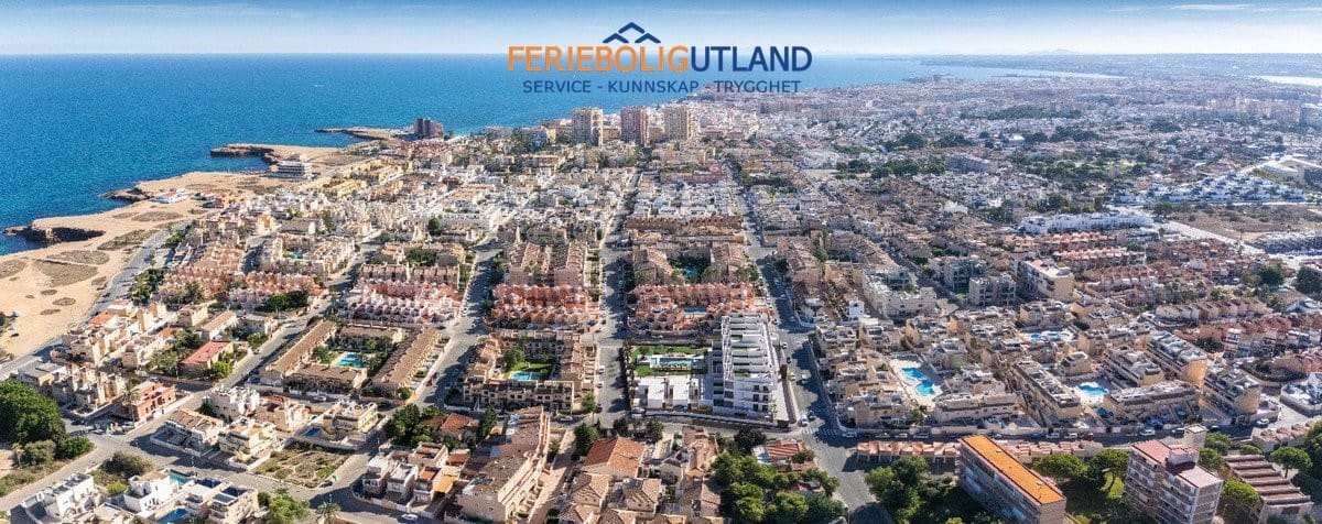 3 soverom Villa til salgs i Torrevieja med svømmebasseng garasje - € 589 900 (Ref: 10136549)