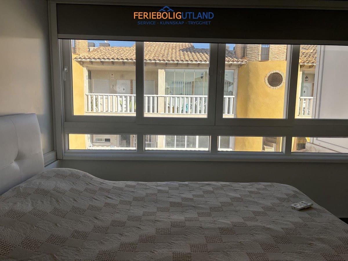 3 soveværelse Byhus til salg i La Zenia med swimmingpool - € 285.000 (Ref: 10136726)