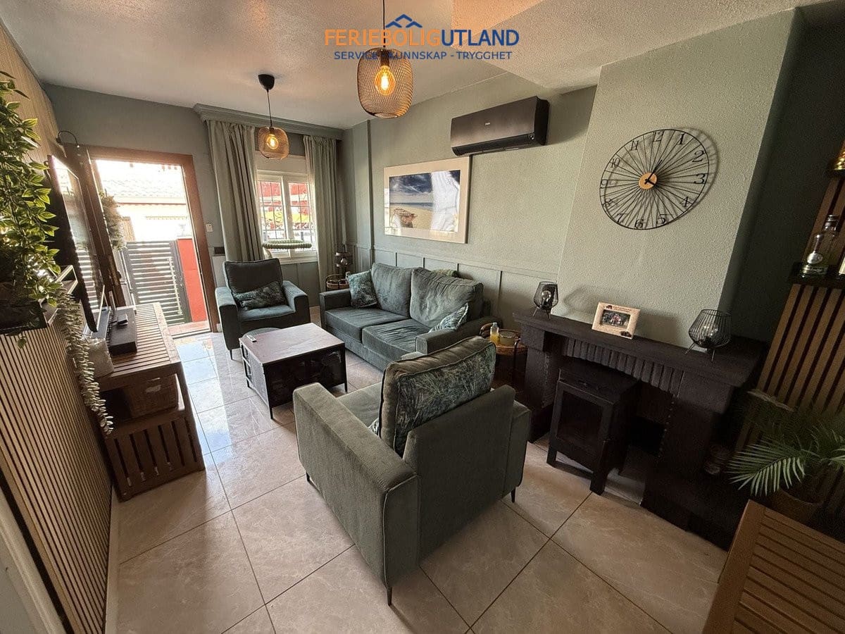 3 sovrum Hus till salu i Villamartin med pool garage - 274 900 € (Ref: 10141345)