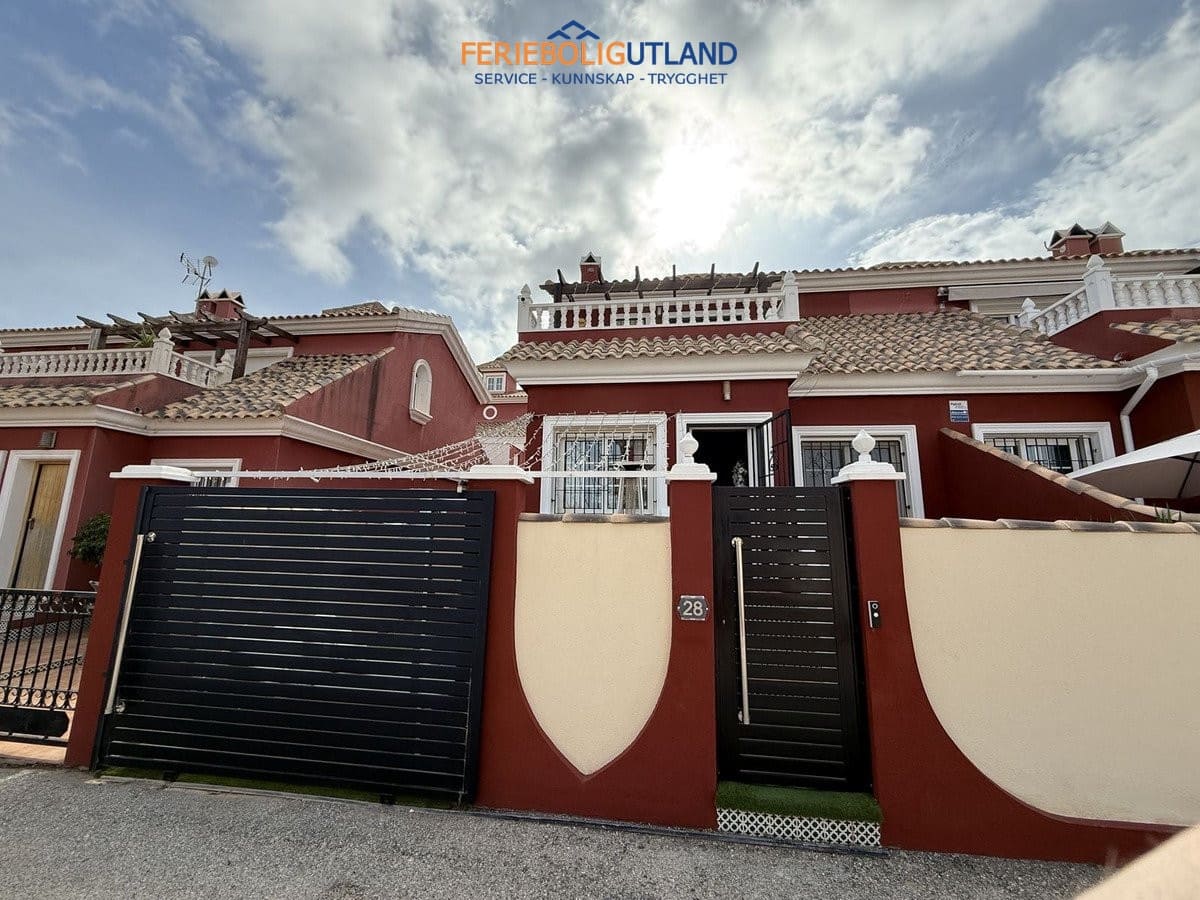3 sovrum Hus till salu i Villamartin med pool garage - 274 900 € (Ref: 10141345)