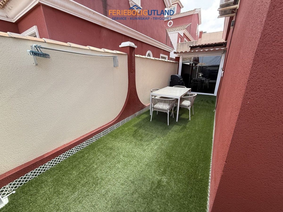 3 sovrum Hus till salu i Villamartin med pool garage - 274 900 € (Ref: 10141345)