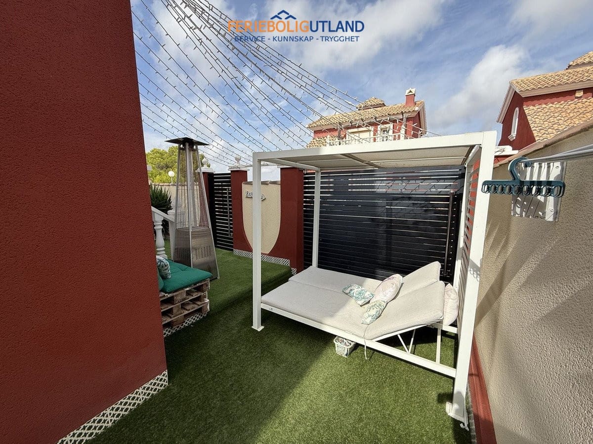 3 sovrum Hus till salu i Villamartin med pool garage - 274 900 € (Ref: 10141345)
