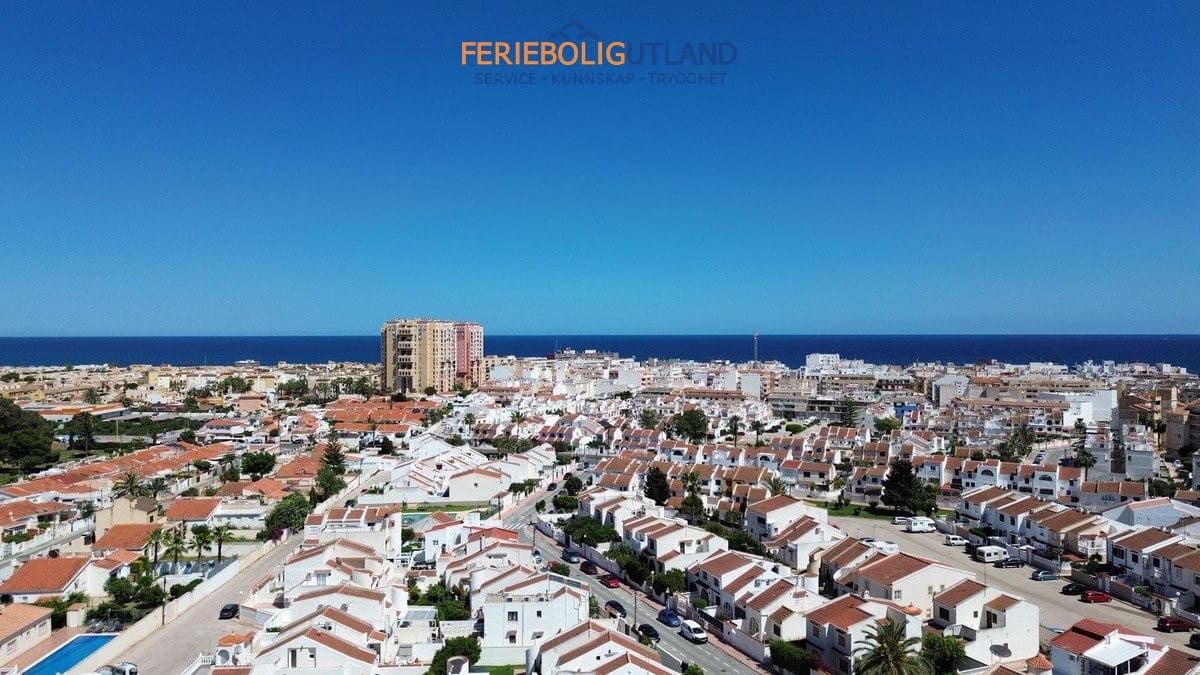3 slaapkamer Huis te koop in Torrevieja met zwembad - € 174.900 (Ref: 10141346)